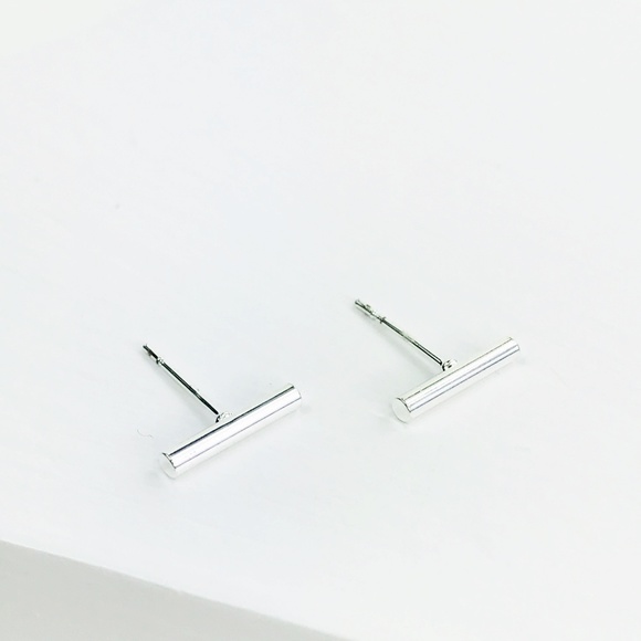 Bar Stud Earrings in Silver - Picture 3 of 7